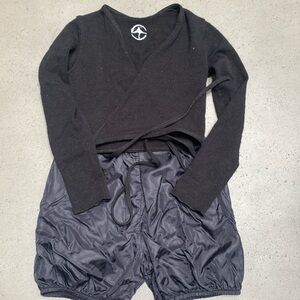 Wear Moi & Body wrappers warm ups